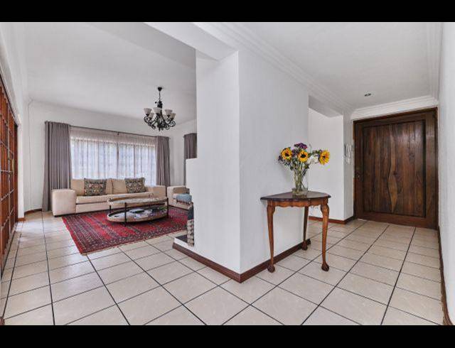 5 BEDROOM PROPERTY TO RENT IN SUNNINGHILL